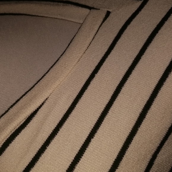 Monteau Top - Picture 2 of 5